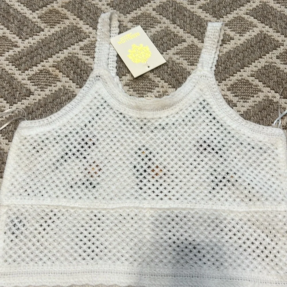 Rebellion Cropped Crocheted Tank top
Size Medium - Picture 6 of 7